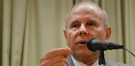 Mantega garante que inflação não passa dos limites em 2014