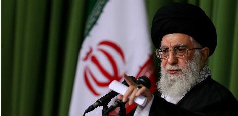 O aiatolá Ali Khamenei tem a palavra final em todas as questões de Estado no Irã