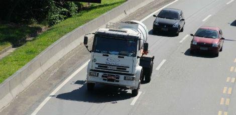 Governo tem 180 dias para fiscalizar exame toxicol&oacute;gico de motorista, renova&ccedil;&atilde;o e emiss&atilde;o da CNH &eacute; para as categorias C, D e E
