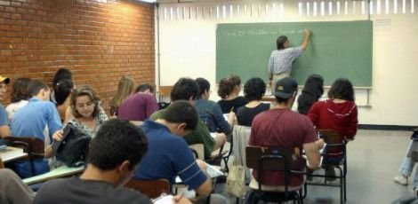 Cursos para formar professores terão carga horária maior e mais prática