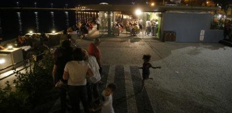 No primeiro domingo após inauguração, população ocupa Cais do Imperador