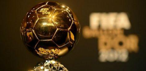 A Bola de Ouro &eacute; o trof&eacute;u que premia o melhor jogador do mundo na temporada