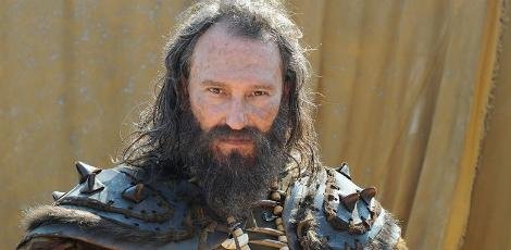 A Terra Prometida: Gigante Talmal e Otniel se conhecem e viram amigos