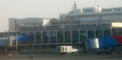 Aeroporto Internacional de Damasco est&aacute; situado 25 km a sudeste da capital s&iacute;ria. Ataque ocorre no sexto dia de combates entre o grupo isl&acirc;mico palestino Hamas e Israel, uma guerra que come&ccedil;ou depois de membros do movimento terem entrado em territ&oacute;rio israelense, pela Faixa de Gaza, no s&aacute;bado