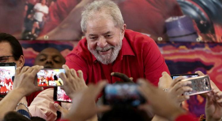 Lula (PT) foi eleito neste domingo (30)