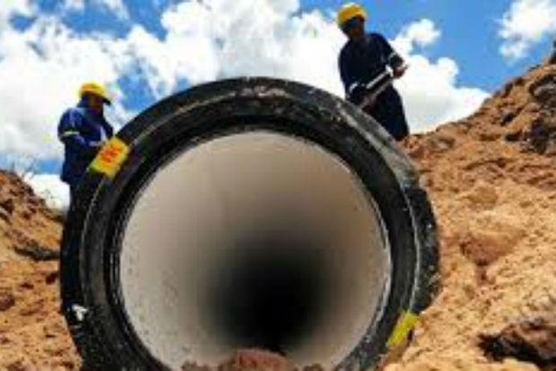 Universalização dos serviços de água e esgoto vai demandar altos investimentos, que o setor público não consegue arcar sozinho