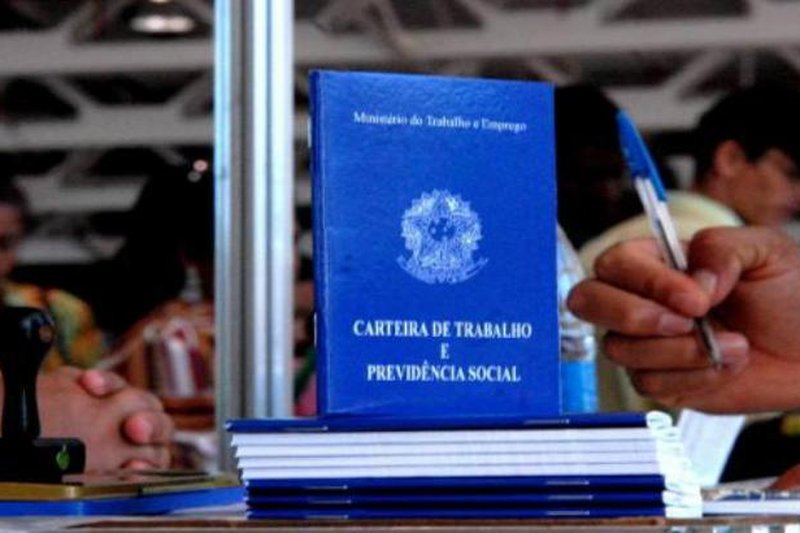 De acordo com o economista, apesar da previsão de geração de vagas, a taxa de desemprego ainda permanece em níveis elevados