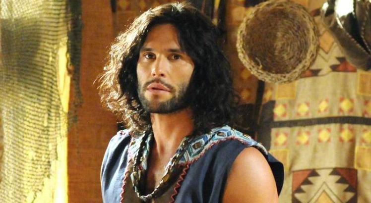 Ator superou nomes cogitados como Rodrigo Santoro, André Bankoff e Théo Becker