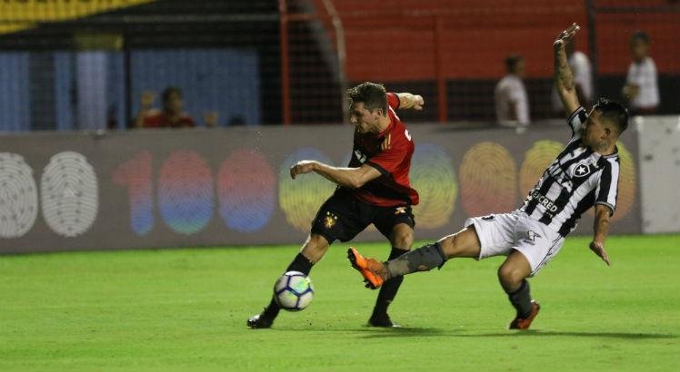 Jogadores do Sport lamentam empate contra o Botafogo