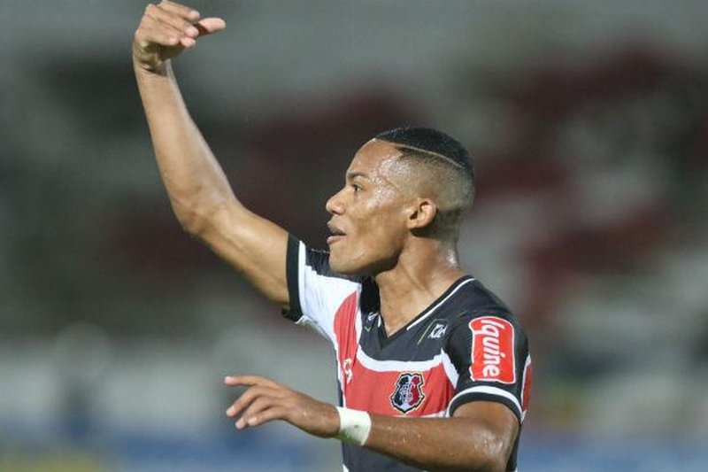 Robinho com a camisa do Santa Cruz