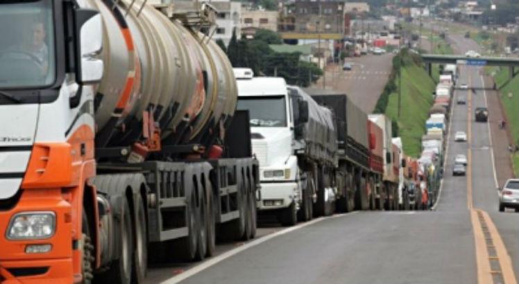 BRASIL Cerca de 70% das mercadorias s&atilde;o transportadas por rodovias o que torna a log&iacute;stica brasileira dependente dos caminh&otilde;es
