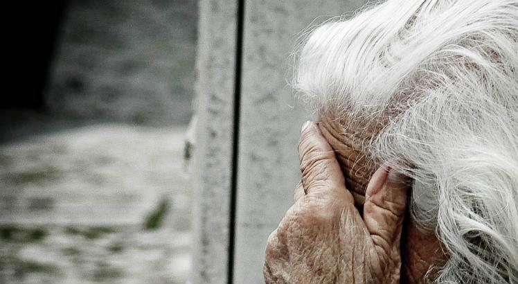 Descubra se Alzheimer pode ser causado por conta de inala&ccedil;&atilde;o de mofo