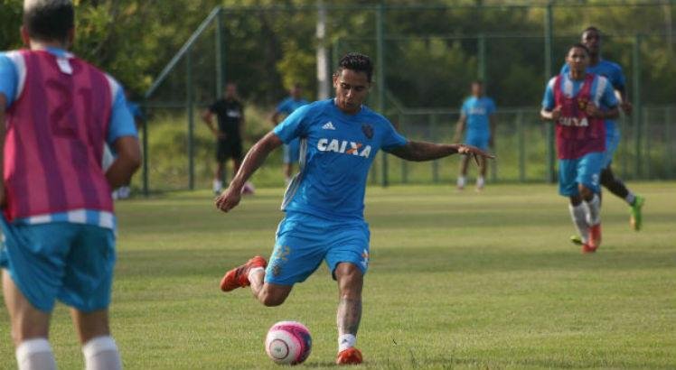 Empresário de Everton Felipe espera avanço em negociações