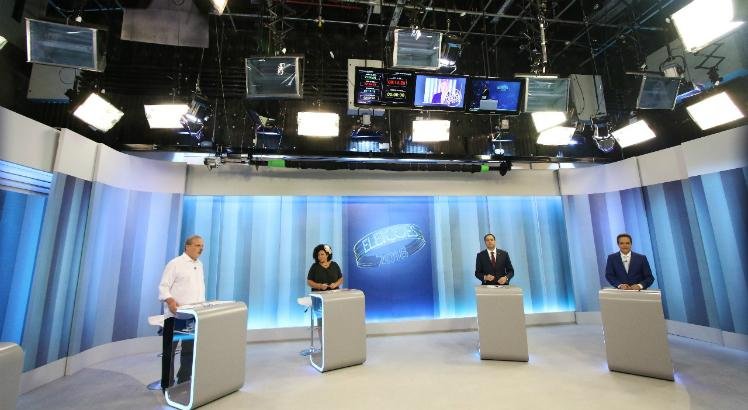 Paulo Veras e Renata Monteiro