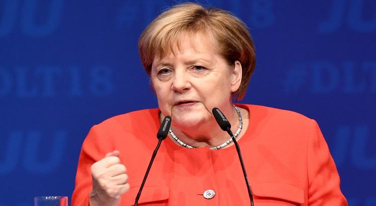 Angela Merkel tem apelado aos eleitores indecisos