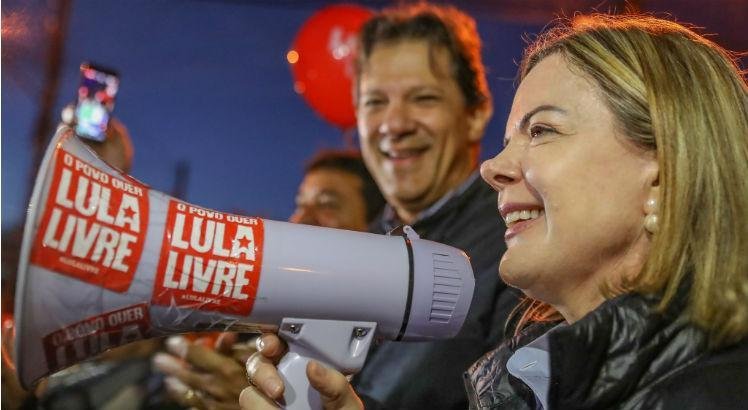 Gleisi e Haddad s&atilde;o dois dos confirmados para a mesa &quot;A pol&iacute;tica econ&ocirc;mica do governo Lula: feitos e perspectivas para o pr&oacute;ximo per&iacute;odo&quot;