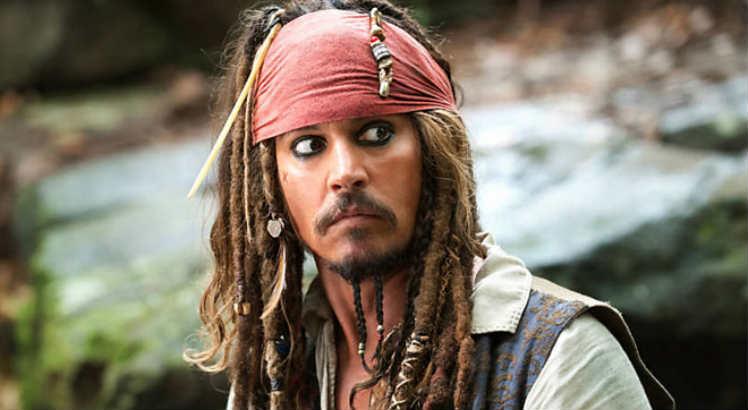 Johnny Depp interpretou o capit&atilde;o Jack Sparrow em cinco filmes da franquia 'Piratas do Caribe'