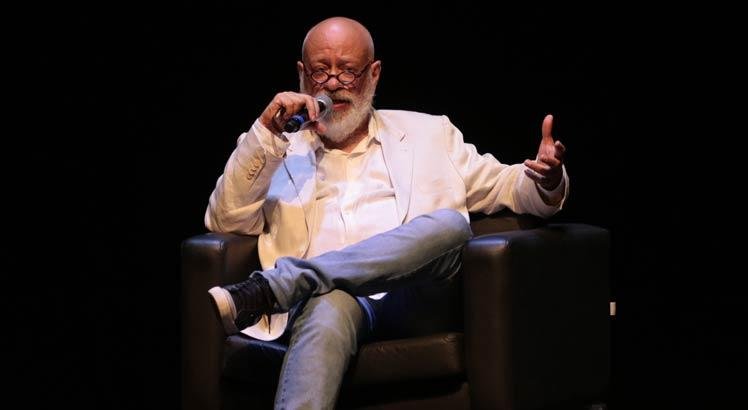 Luiz Felipe Pondé discutiu a felicidade no Teatro RioMar