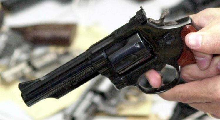 Bandidos atiram contra homem e acabam matando criança de 8 anos e ferindo mulher no interior de Pernambuco