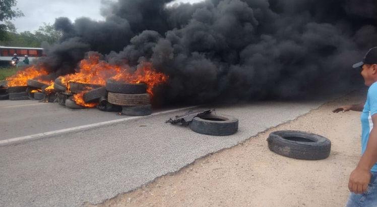 Indígenas realizam protestos em rodoviais federais de Pernambuco