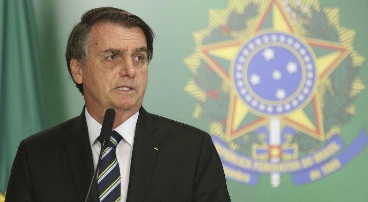 CÁSSIO OLIVEIRA E RENATA MONTEIRO