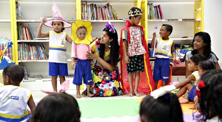 Escolas e bibliotecas municipais de Recife v&atilde;o ganhar livros da Cepe