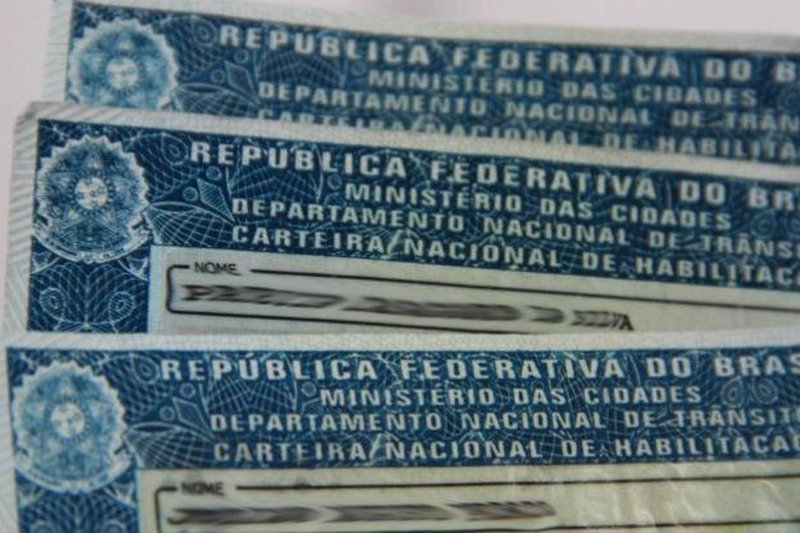 Contran aprova fim da obrigatoriedade de autoescolas e reduz carga horária para obtenção da CNH