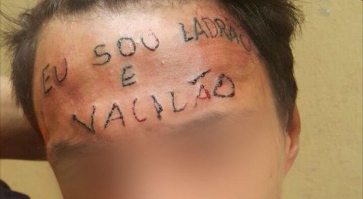 testa-tatuada