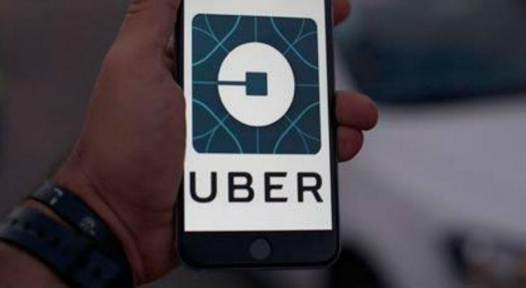 A proposta do Uber Moto, nova modalidade que at&eacute; ent&atilde;o s&oacute; operava em Aracaju (SE), &eacute; um servi&ccedil;o acionado no mesmo aplicativo dos carros e que ter&aacute; corridas com valores menores do que as do UberX