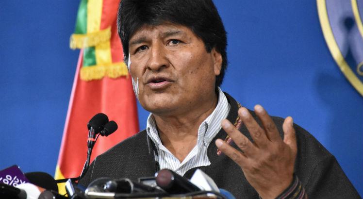 Evo Morales anuncia nova candidatura para presid&ecirc;ncia da Bol&iacute;via nas elei&ccedil;&otilde;es de 2025. A&ccedil;&atilde;o representa rompimento com seu ex-ministro da Economia e atual presidente do pa&iacute;s, Luis Arce.