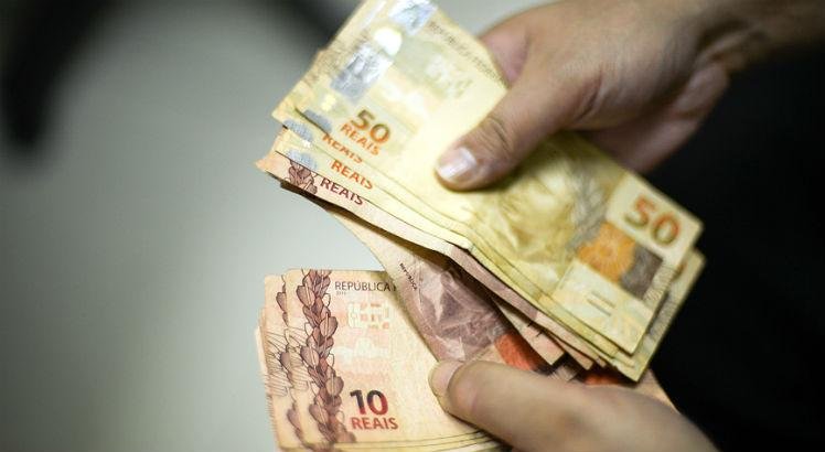Mas de 81 bilhões de brasileiros recebem o 13º salário; segunda parcela deve ser paga até dia 20 de dezembro