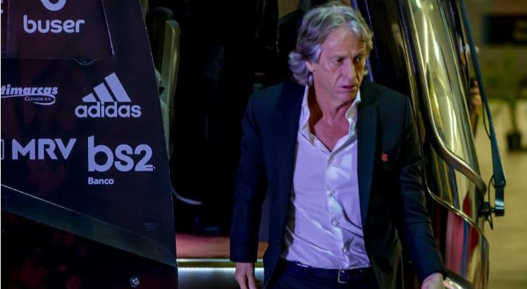 Jorge Jesus atualmente comanda o Benfica, de Portugal