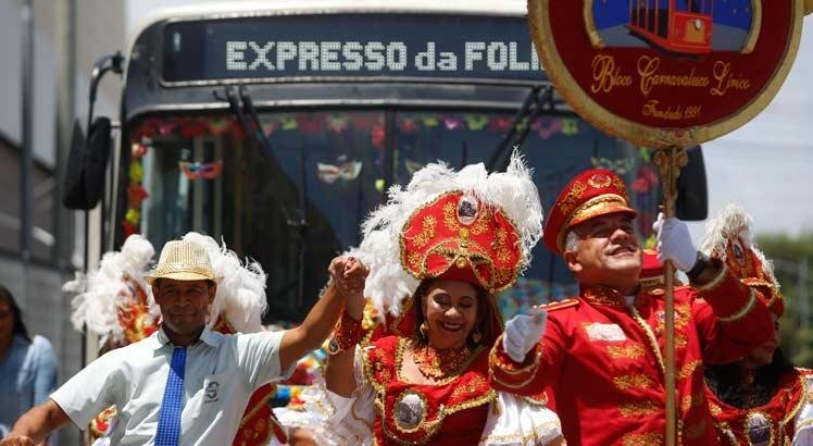 Linhas do Expresso da Folia levar&atilde;o os foli&otilde;es para o Bairro do Recife