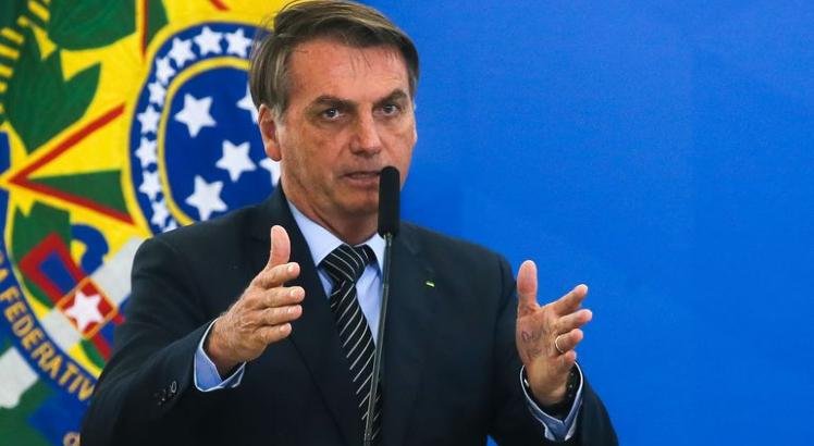 BOLSONARO: artigo 142 da Constituição Brasileira não prevê Poder Moderador das Forças Armadas; entenda