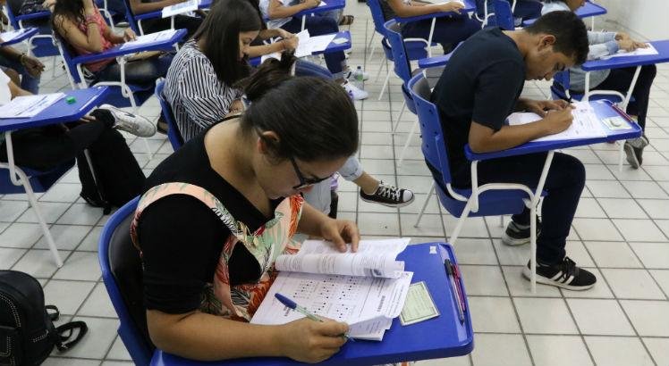 Estudantes fizeram o segundo dia do SSA1 e SSA2 neste domingo (12)