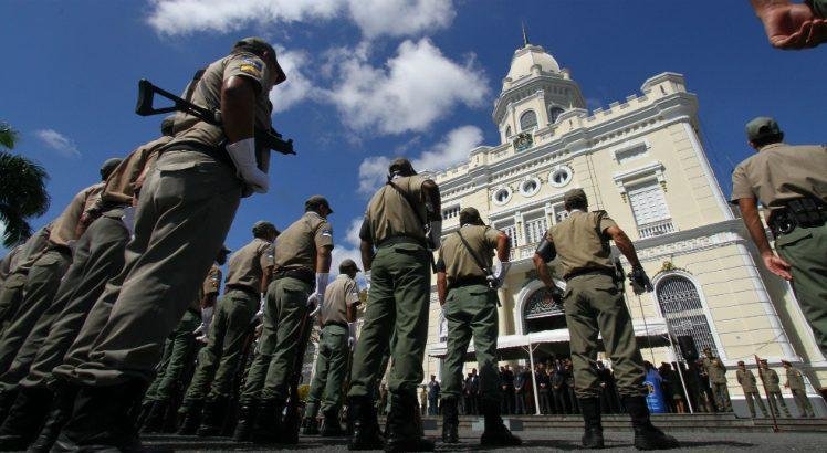 Policiais militares tempor&aacute;rios ter&atilde;o contrato por tempo determinado de at&eacute; oito anos