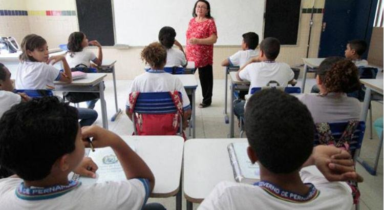 Sindicato dos Trabalhadores em Educação critica Governo de Pernambuco por liberação das aulas presenciais do ensino médio: 'desrespeitosa'