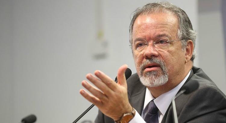 Forças Armadas poderão atuar em presídios, mas Jungmann diz que militares não vão lidar com presos