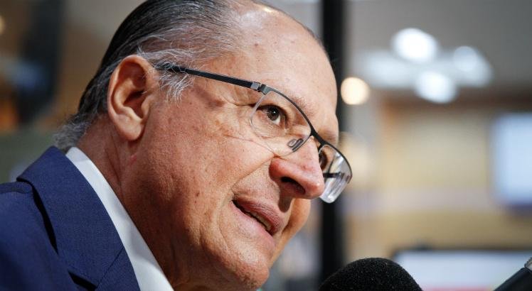 Alckmin assume PSDB com discurso contra Lula: 'as urnas o condenarão'