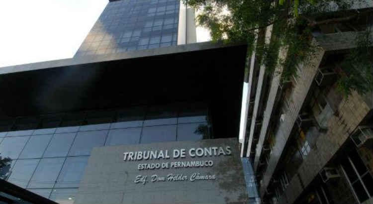 Fachada do Tribunal de Contas do Estado. Foto: Guga Matos/JC Imagem