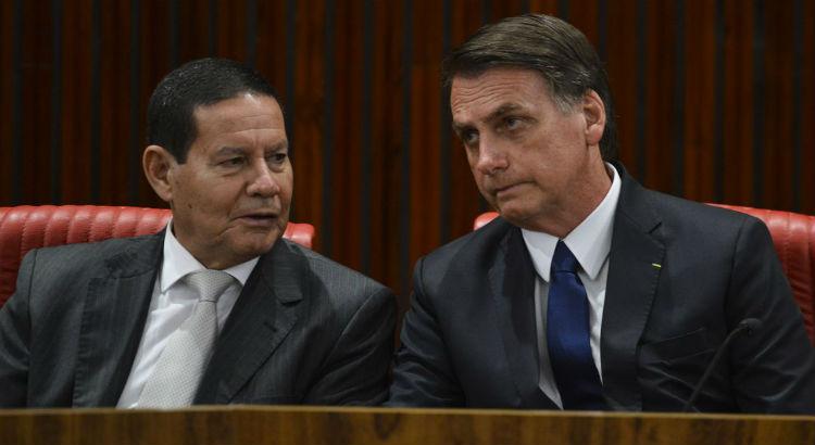 O ex-vice-presidente Hamilton Mour&atilde;o e o ex-presidente Jair Bolsonaro