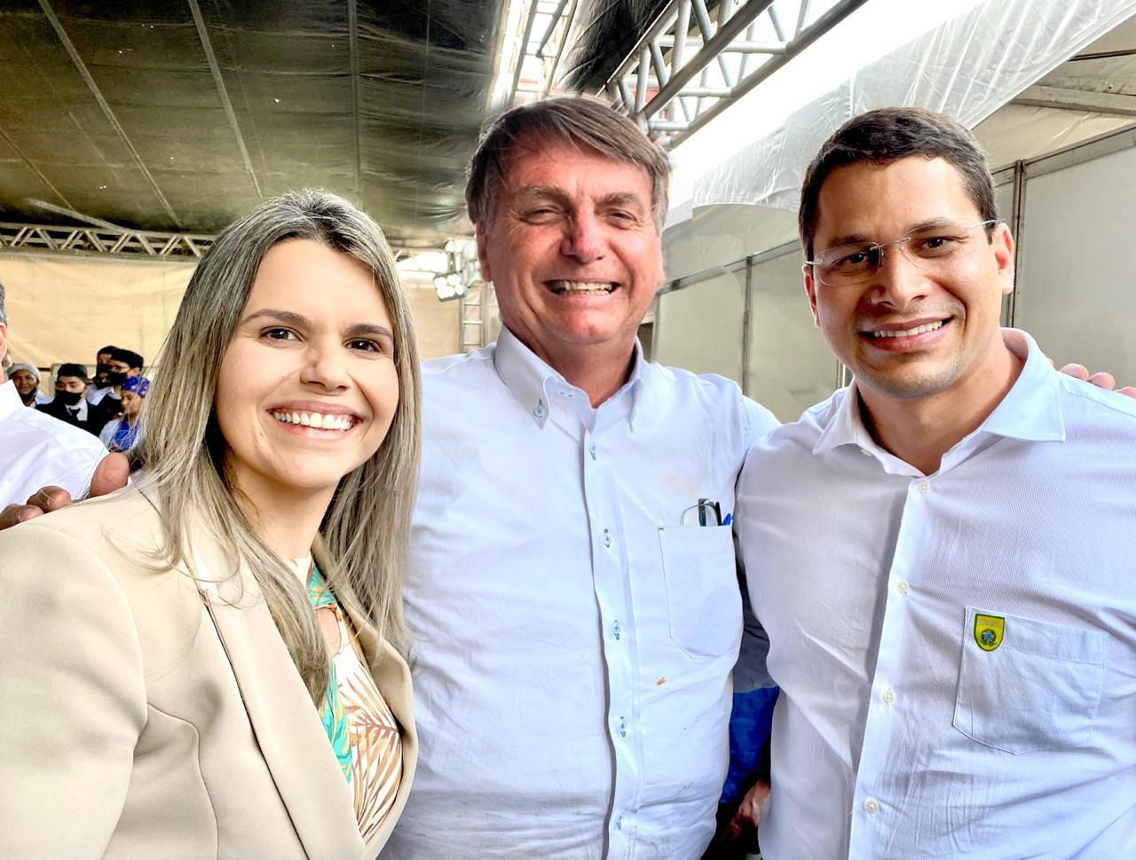 Deputada Clarissa Tércio (PSC), presidente Jair Bolsonaro (PL) e vereador Pastor Júnior Tércio (Podemos)