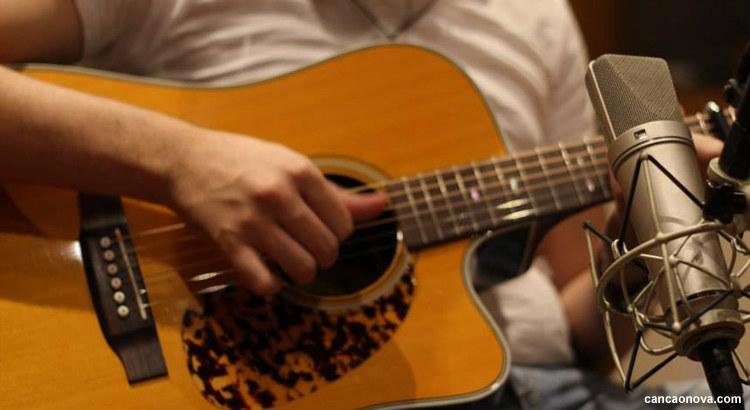 Microfonando-o-violao