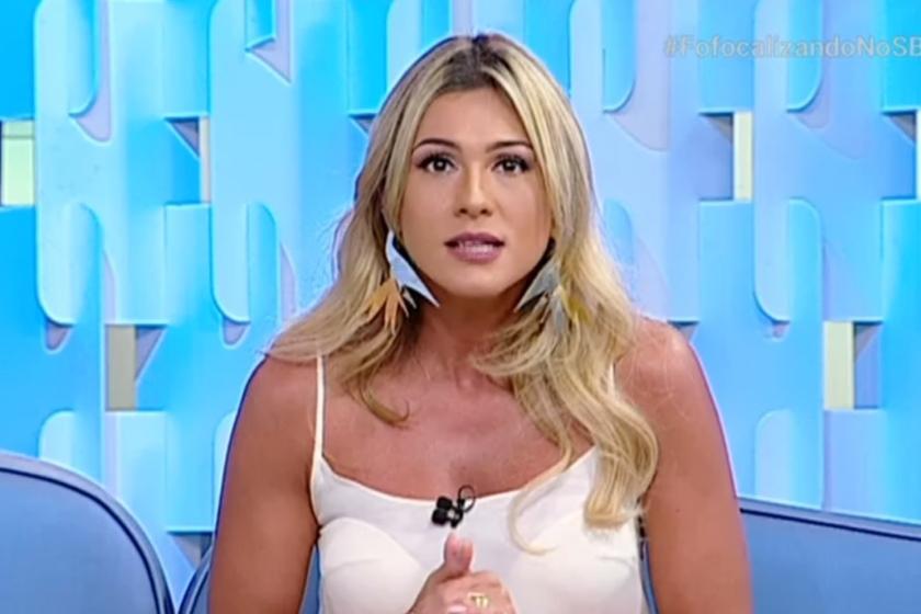 Lívia Andrade era uma das apresentadoras do 'Fofocalizando' (Foto: Reprodução/Internet/RecordTV)
