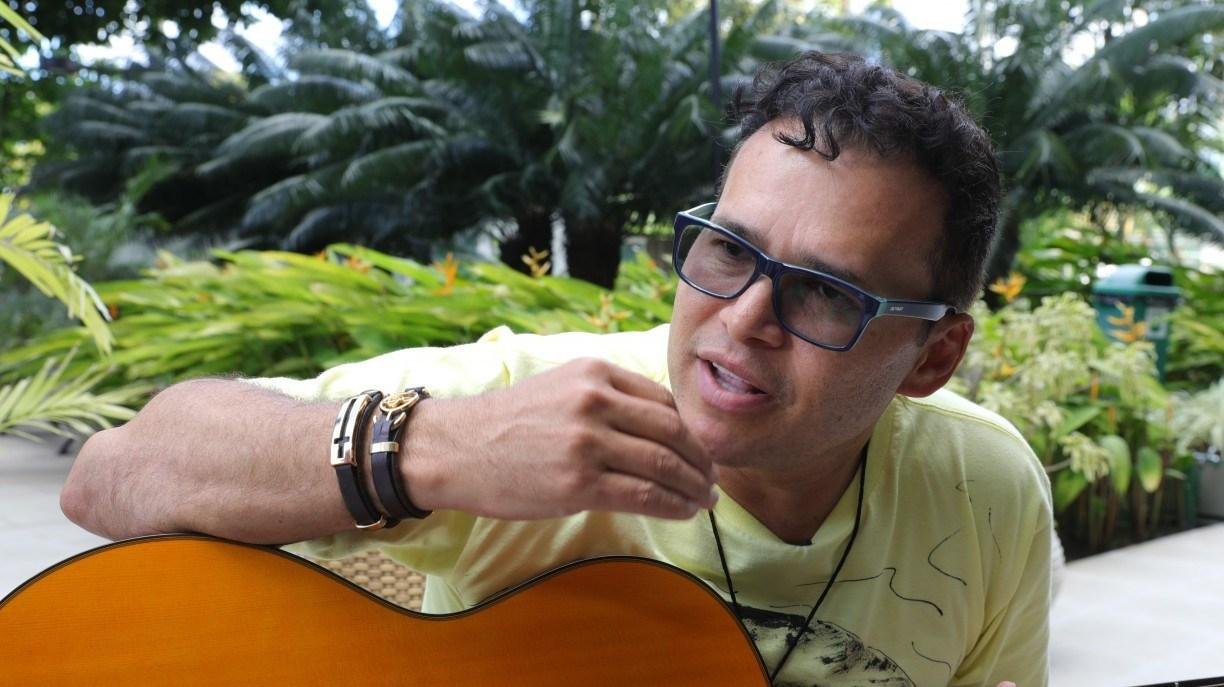 Exclusivo: Almir Rouche lança, no Café &amp; Conversa, sua música para o São João