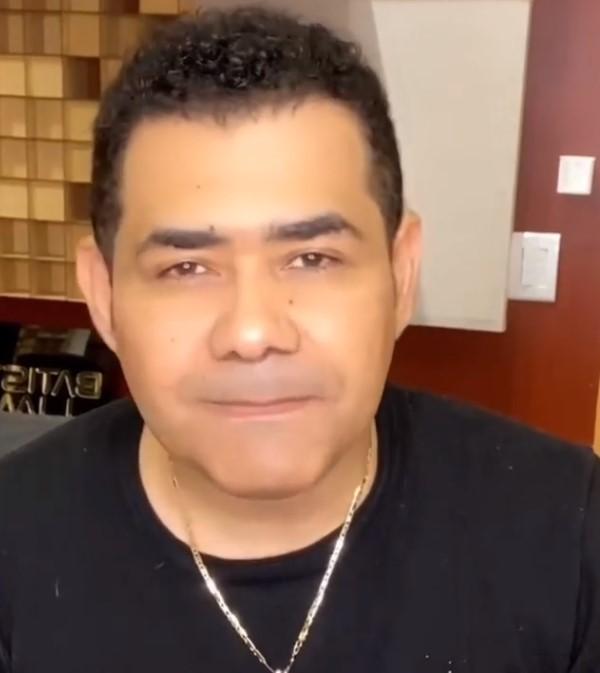 O cantor Batista Lima precisou demitir funcionários em razão da pandemia (Foto: Reprodução/Instagram)