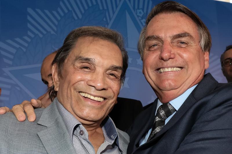 Dede Santana posou com Bolsonaro (Imagem: Reprodução/Palácio do Planalto)
