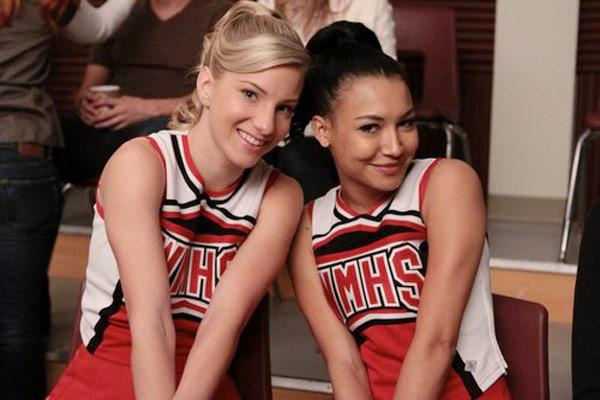 Brittany (Heather Morris) e Santana (Naya Rivera) na série 'Glee' (Foto: Divulgação) 