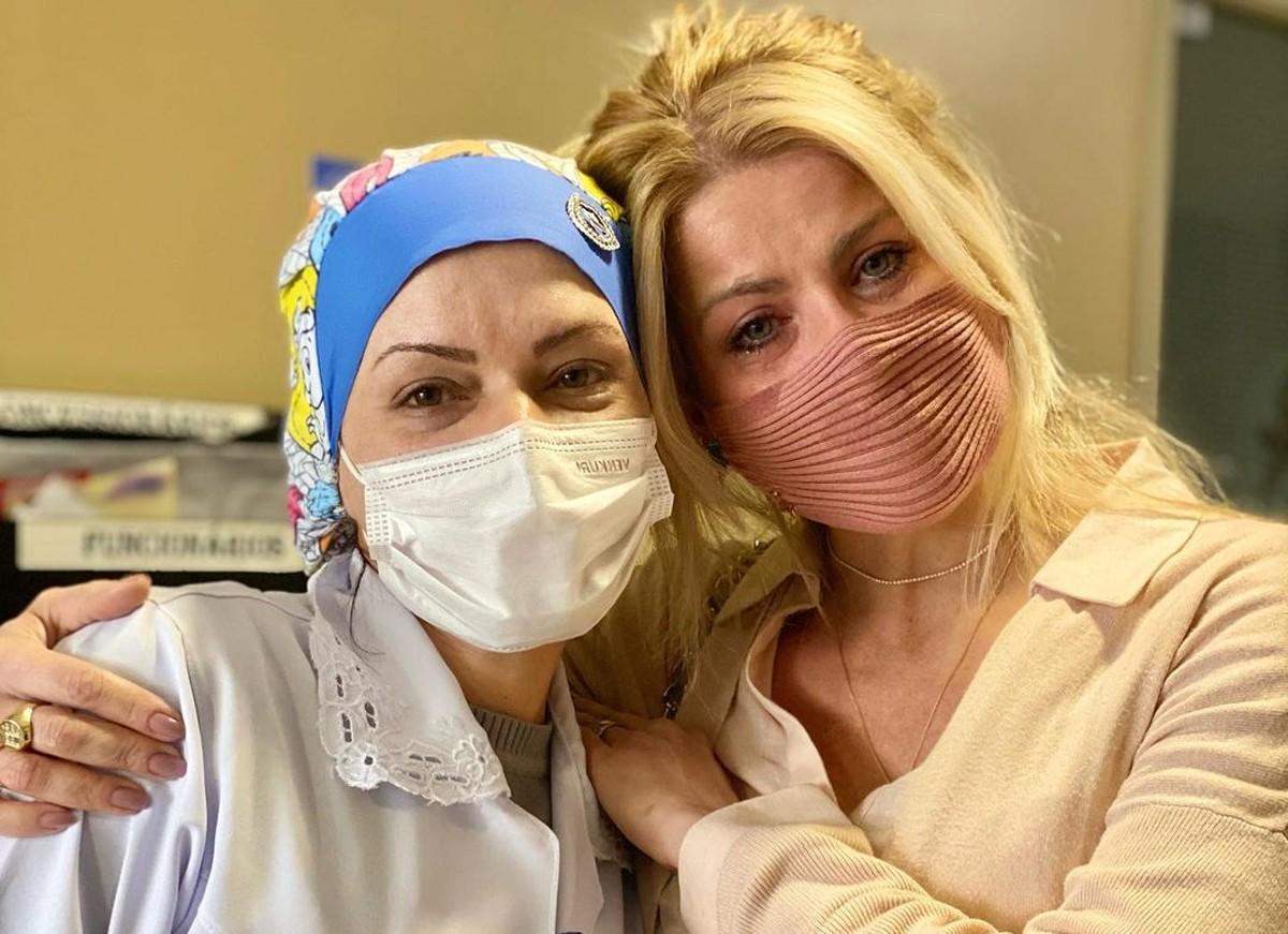 Karina Bacchi retorna a posto de saúde e confirma que foi vacinada (Foto: Reprodução/Instagram)