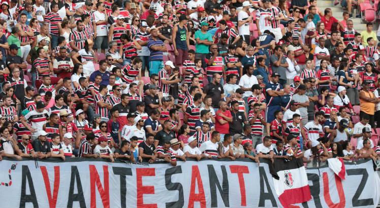 Mais de 900 ingressos j&aacute; foram vendidos para Santa Cruz x Floresta na Arena de Pernambuco